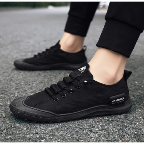 Best Man Crocodile Print Lightweight Sneakers
