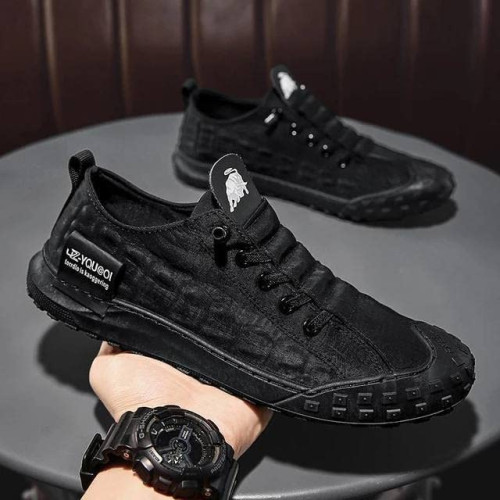 Man Crocodile Print Lightweight Sneakers-Combine